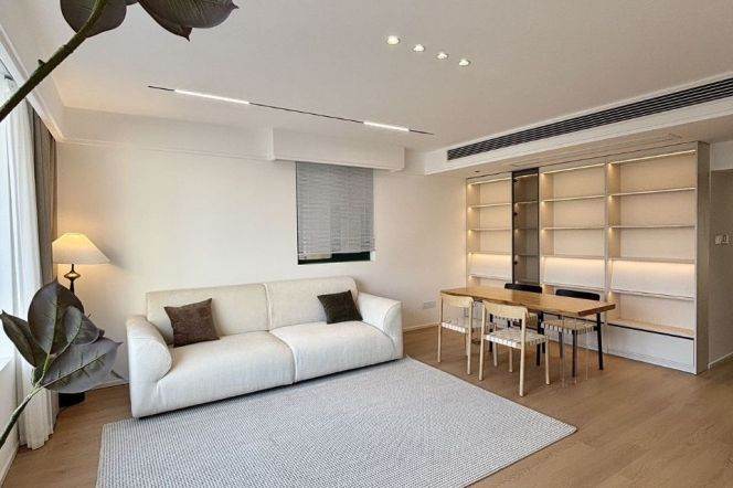 2 Brs, 2 Baths, 140 sqm with Floor Heating/Central ac/Oven/ Dish washer @ Xujiahui station L9