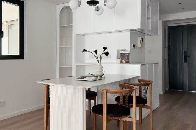 2 Brs, 2 Baths, 130 sqm, Floor Heating/Central ac/Gym/Swimming Pool @ Changping metro L7