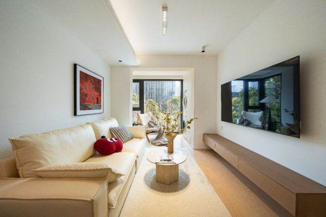 1 Br, 1 Living room with Brand-New Dec, 70 sqm @ Changping metro L7