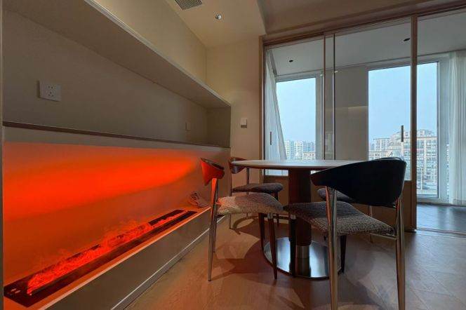 Spacious 2brs&2baths&huge cloakroom in Changning District