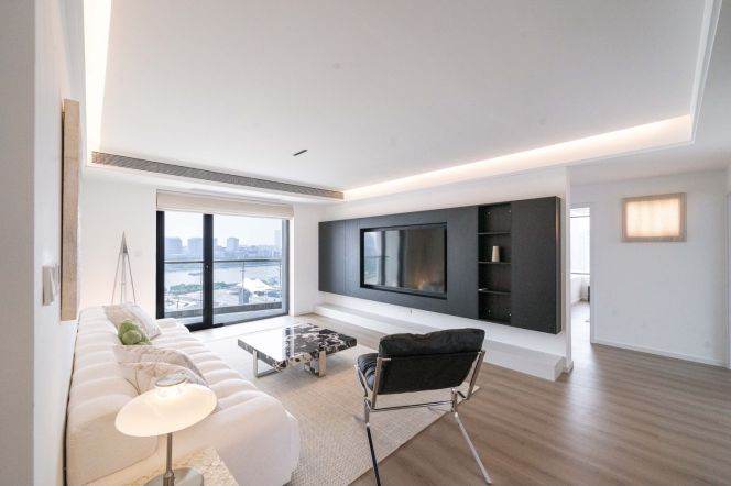 Spacious bright 3br/2bt@South xizang rd with  Panoramic river view open balcony