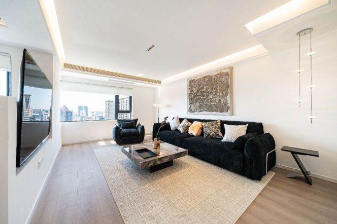 Penthouse 4br/3bt@Hongkou nr Linping rd with large private terrace 200sqm