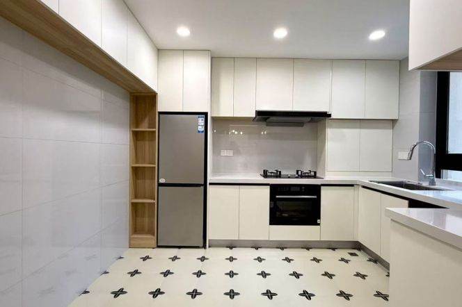 brand new 2brs floor heating modern furniture near Huang pu river & IFC line 2,9,14 only 21K