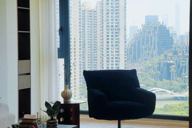 Spacious bright 3br/2bt@zhongtan rd 150sqm with ceiling to floor windows