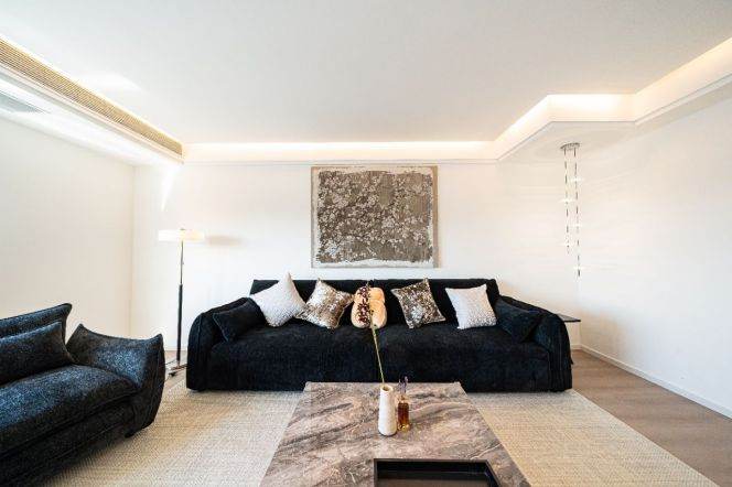 Penthouse 4br/3bt@Hongkou nr Linping rd with large private terrace 200sqm