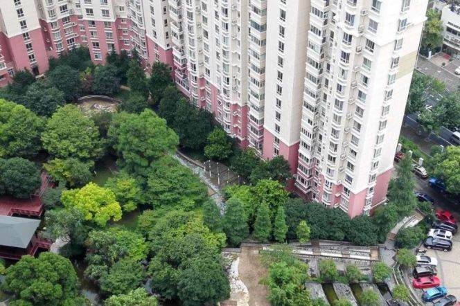 brand new 2brs floor heating modern furniture near Huang pu river & IFC line 2,9,14 only 21K