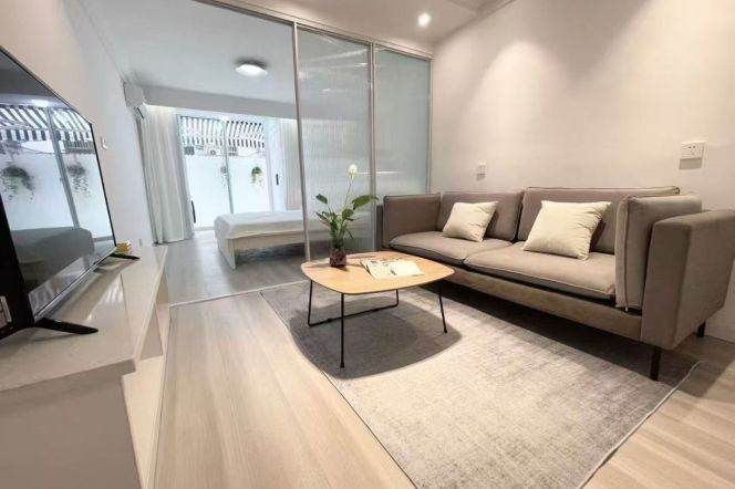 Spacious apartment 7K,