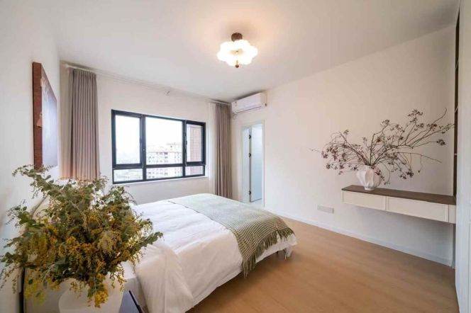 Spacious bright 3br/2bt@Xujiahui 130sqm with floor heating 