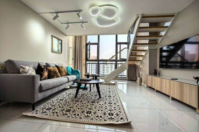 2 Brs, 2 Baths, 90 sqm, High rise Building @ Zhongtan metro L3&4