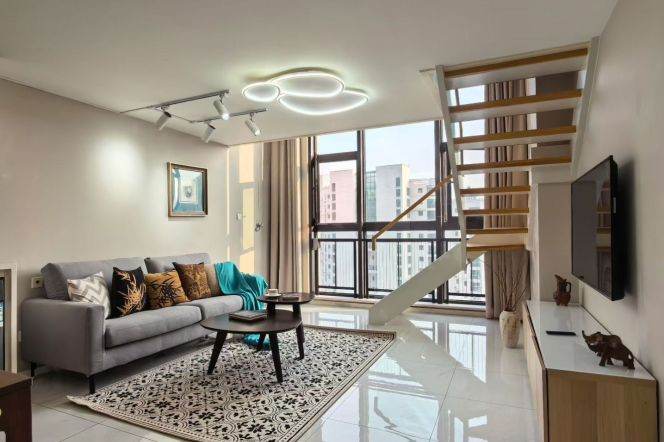 2 Brs, 2 Baths, 90 sqm, High rise Building @ Zhongtan metro L3&4