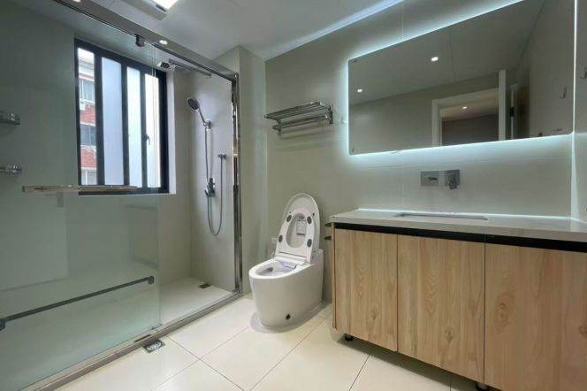 2 Brs, 1 Living room, Central ac/Oven/Dryer, 110 sqm @ Weining metro L2 