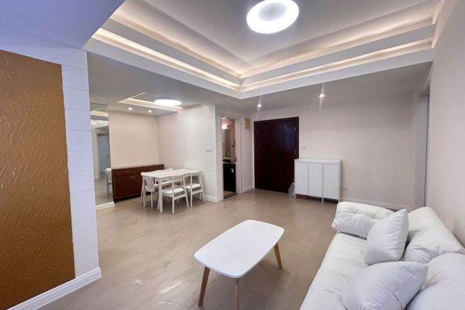Jiangsu Rd. Bright and sunshine cozy 1br 