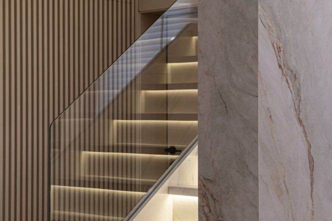 Independent Apt 4+1 Rooms, 4 Baths,230 sqm @ West Nanjing metro L2