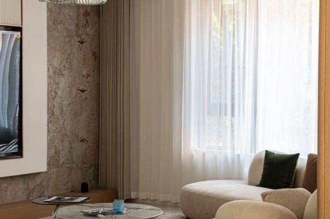 Independent Apt 4+1 Rooms, 4 Baths,230 sqm @ West Nanjing metro L2