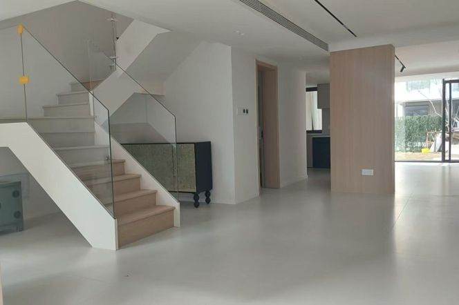 modern brand new duplex 3brs townhouse nice garden  in Green city area Dulwich line 9,18