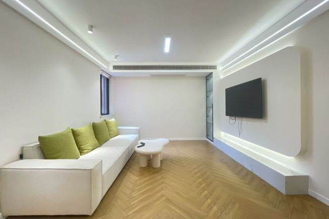 2 Brs, 1 Living room, Central ac/Oven/Dryer, 110 sqm @ Weining metro L2 