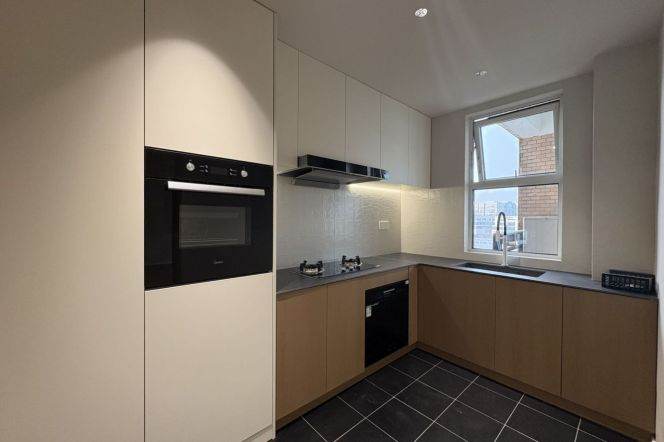 brand new big 3brs floor heating beside Su zhou river Hong qiao 25K