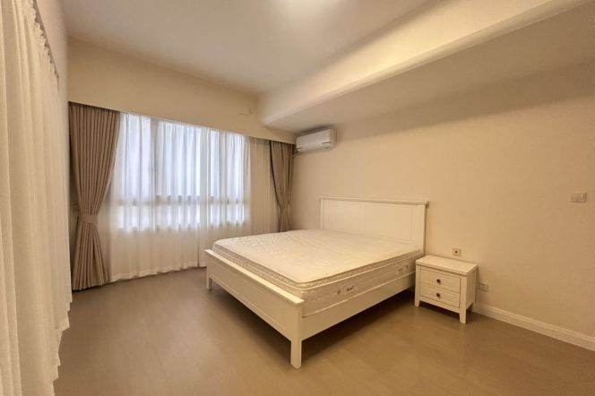 Jiangsu Rd. Bright and sunshine cozy 1br 