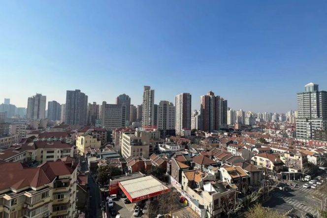 modern big 2brs open balcony nice furniture in Jing an temple line 2,7,14 only 25K