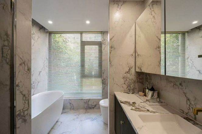 brand new modern 4brs house floor heating nice yard near west nan jing road CBD line 2,12,13