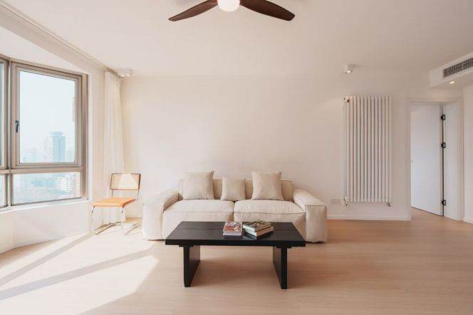 2 Brs, 2 Baths, Wall Heating/Central ac/Oven/Dryer, 130 sqm @ Jiashan metro L9&12