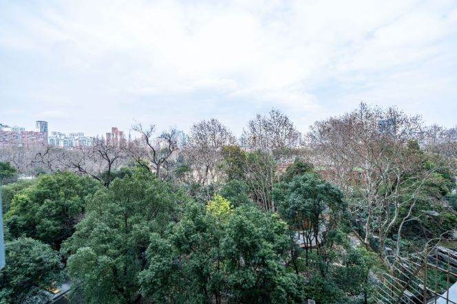 brand new super modern 3brs floor heating beside Zhong shan park Raffles city line 2,3,4