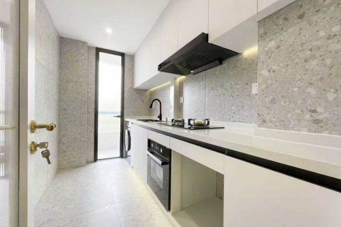 modern 3brs floor heating and modern furniture near line 13,14 su zhou river only 20.5K