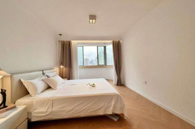 Elevator Spacious 2Br/2Lr/1Bt Close to L2/11 Jiangsu Rd Station 