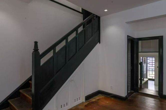 Independent apt 4 Brs, 2 Baths, 200 sqm @ IAPM