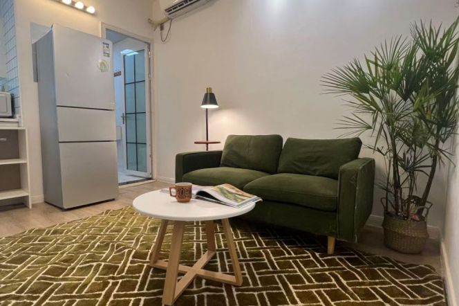 Nice yard 1Br/1Lr/1Bt apt nr Jiangsu rd,M2/11/14