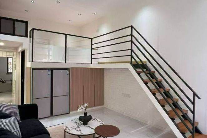 IAPM South Xiangyang/Yongkang rd floor heat 2brs/1lr/1ba apt wt yard; L1/10/12