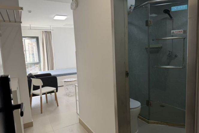 1Studio can cook near Tong'ji, SISU and Fu'dan Uni can long and short term lease