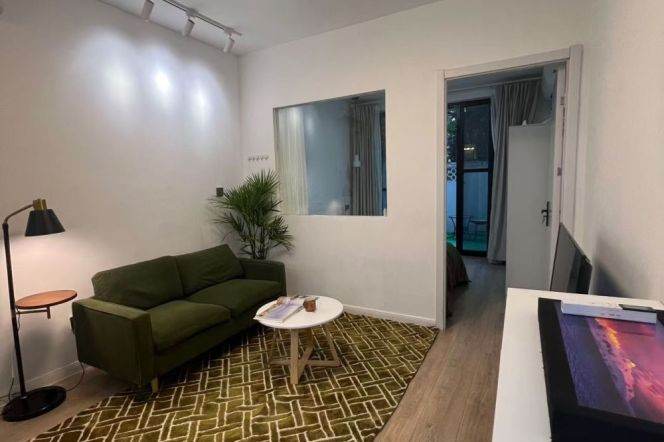 Nice yard 1Br/1Lr/1Bt apt nr Jiangsu rd,M2/11/14