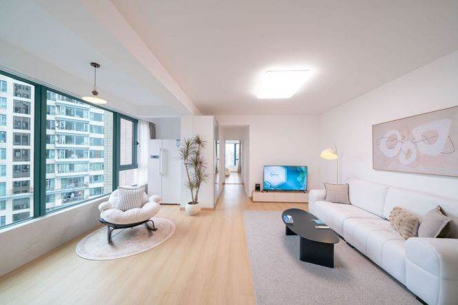 modern 2brs good view western kitchen in No.1 compound Xujiahui line 1,9,11 