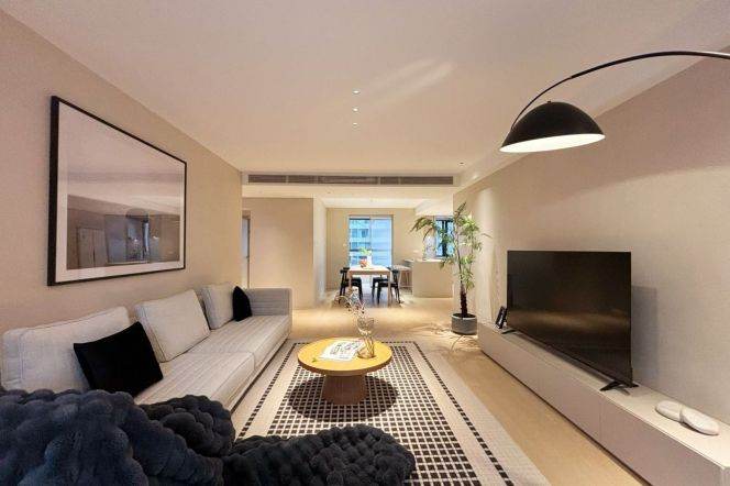 modern big 3brs floor heating modern furniture in Xintiandi line 1,9,10,13,14 only 32.5K