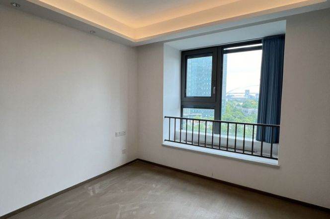 modern brand new 4brs floor heating nice balcony beside Huang pu river line 4,8 