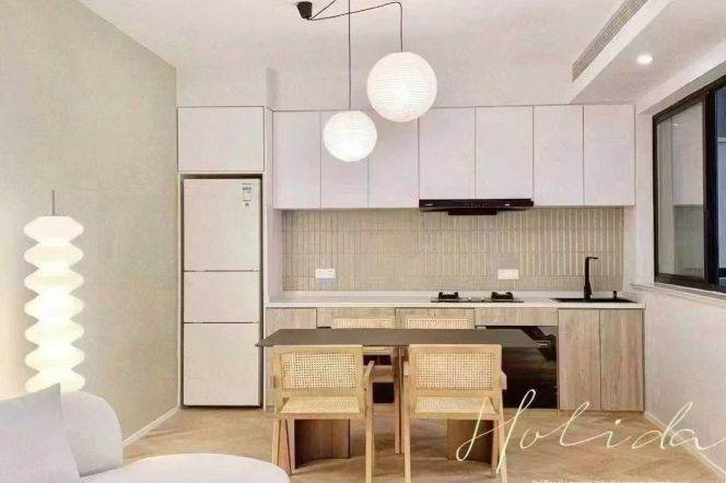 Gaoyou/ Hunan Rd floor heat  2brs/2lvs/2bt apt wt balcony; L10/11