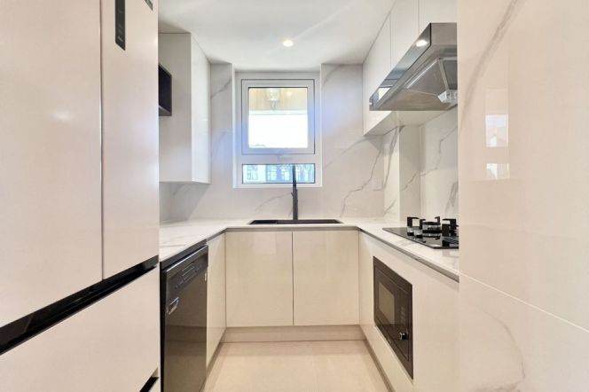 modern 2brs floor heating western kitchen brand new furniture near Jing an temple 18.3K