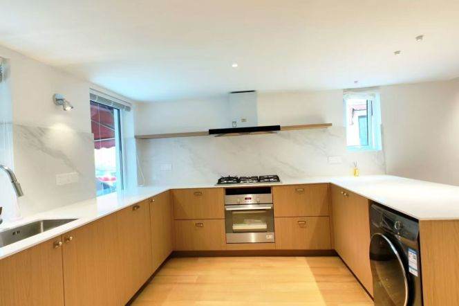 Whole house 3BR 2Baths Nanjing(w) Rd 39k