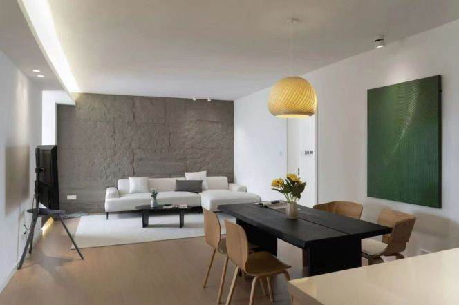 modern 2brs floor heating nice furniture near line 8,9 and Xintiandi area 18K