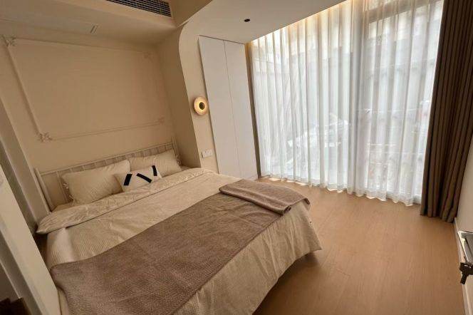 Cozy&Spacious 1Br/2Lr/1Bt+Lovely Yard Close to L2/15 Loushanguan Rd Station 