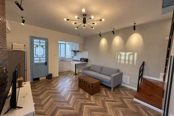 Well-lighted Cool Loft 1Br/2Lr/1Bt Close to L9 Dapuqiao Rd Station 