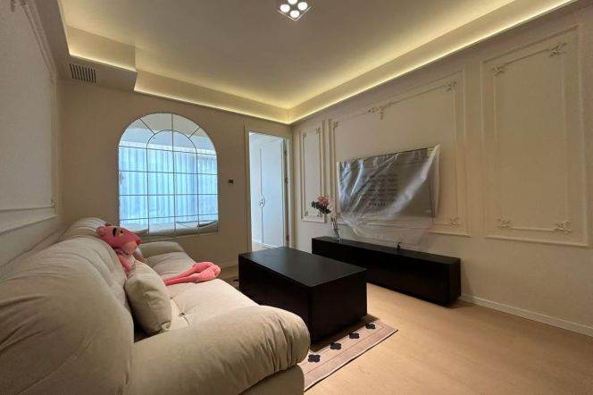 Cozy&Spacious 1Br/2Lr/1Bt+Lovely Yard Close to L2/15 Loushanguan Rd Station 