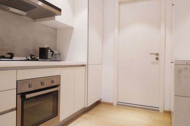 Ambassy Court Furnished 2Br w. Heating/Balc