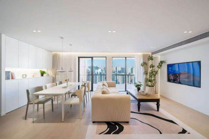 jiangning Road Penthouse . Wall Heating/ Insulated Glass / Management Fees Included 