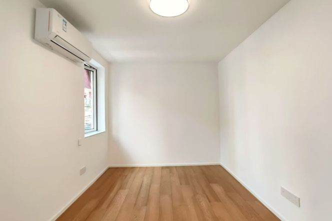 Whole house 3BR 2Baths Nanjing(w) Rd 39k