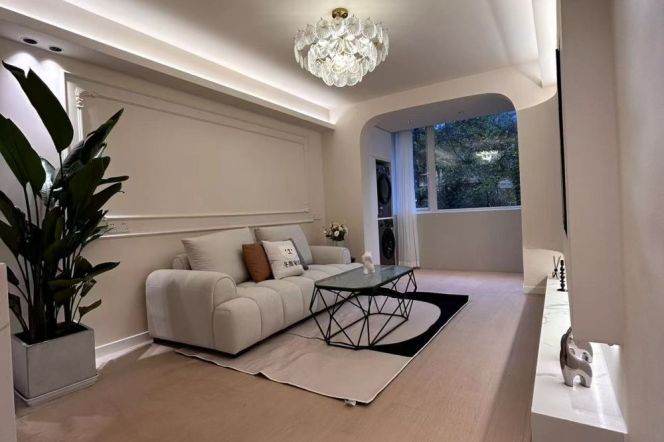 Elevator Spacious 1Br/2Lr/1Bt+Walk-in Closet Super Close to L10/11 Jiaotong University Station 