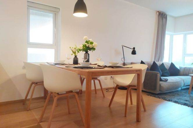 Ambassy Court Furnished 2Br w. Heating/Balc