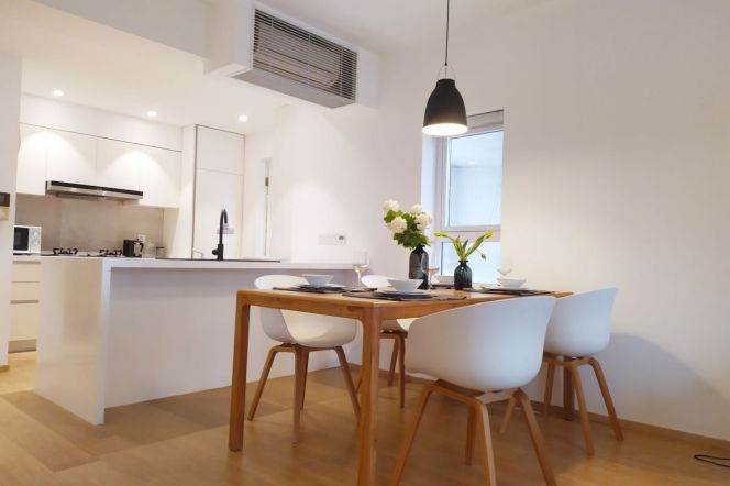 Ambassy Court Furnished 2Br w. Heating/Balc