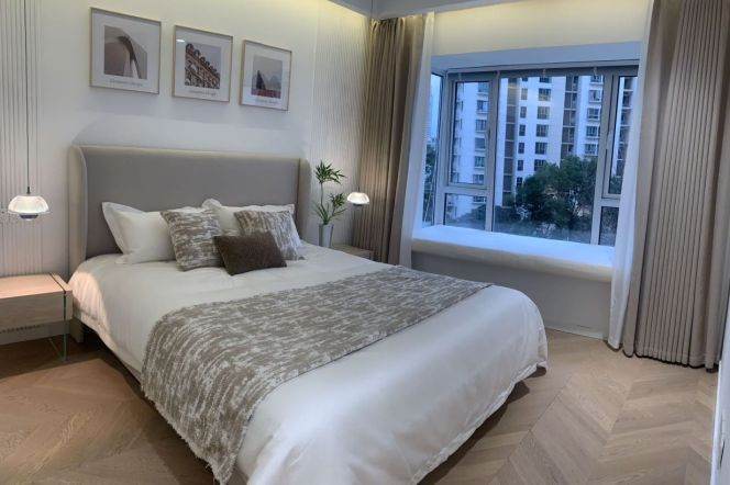 One park spacious 3br/3bt@Jing'an temple 200sqm with ceiling to floor windows